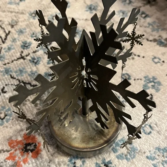 Vintage Metal Silver Snowflake Musicbox Decor - Picture 14 of 17